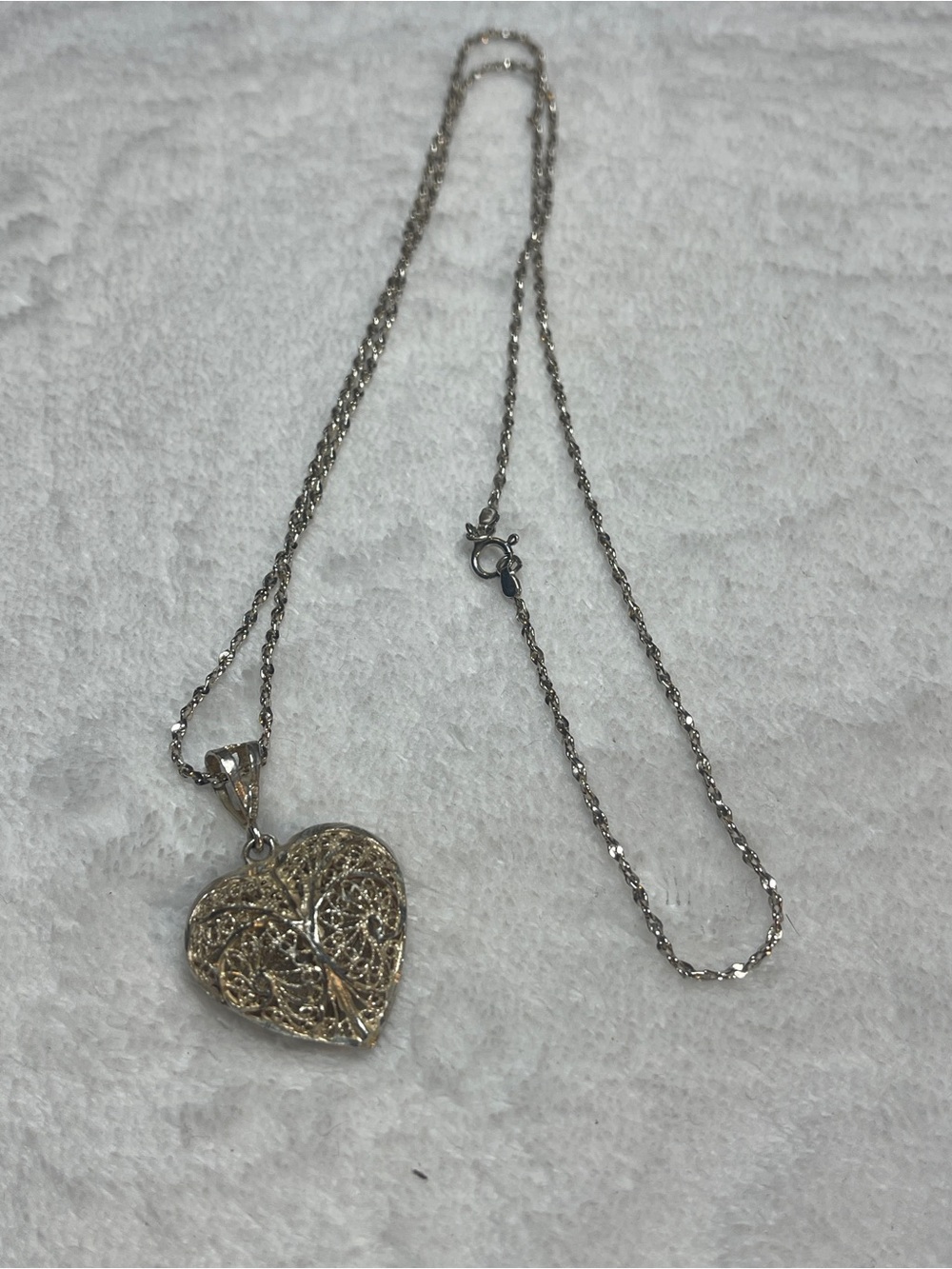 Delicate Filigree Heart Pendant Necklace - Silver